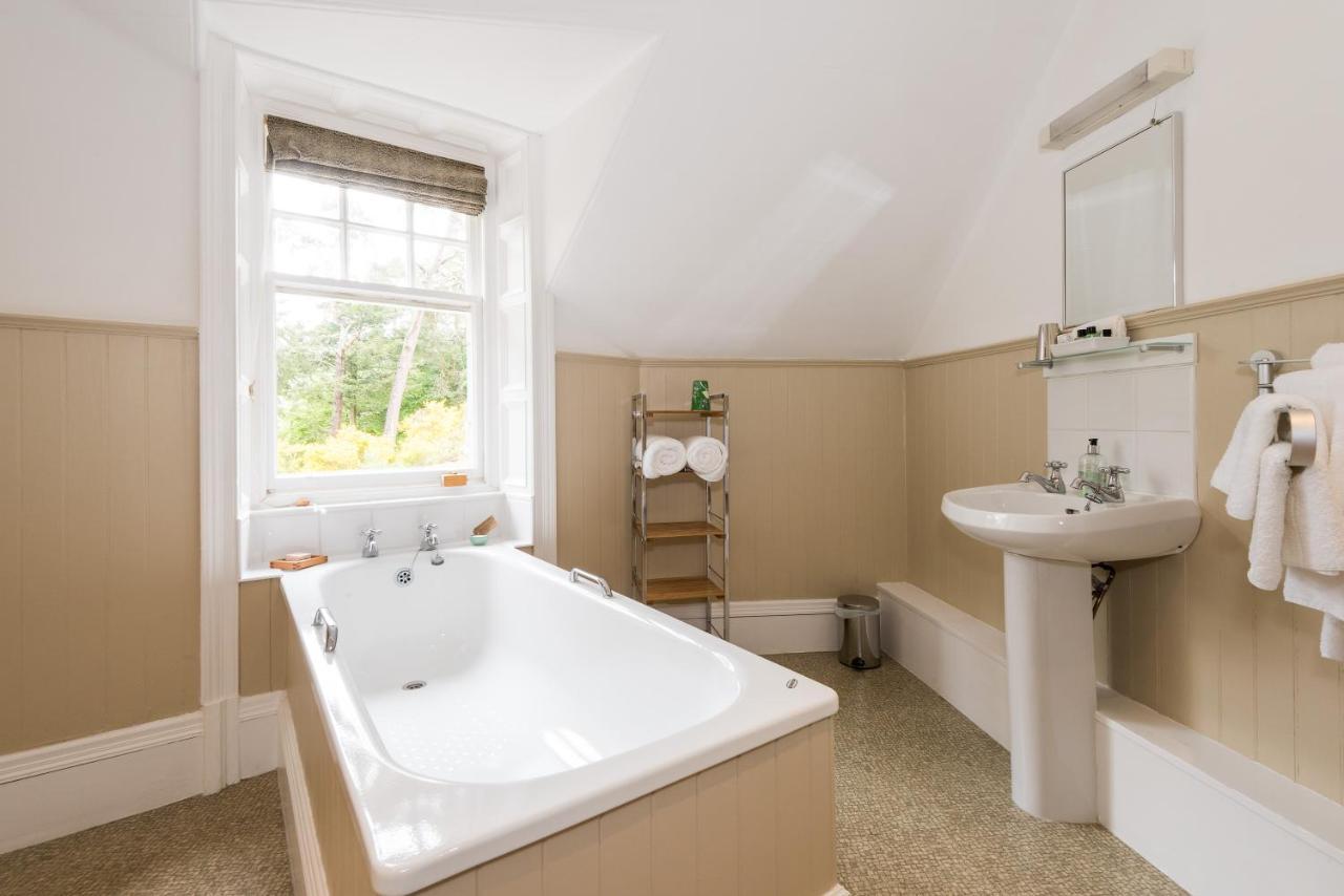 Coig Na Shee Guest House Нютънмор Екстериор снимка